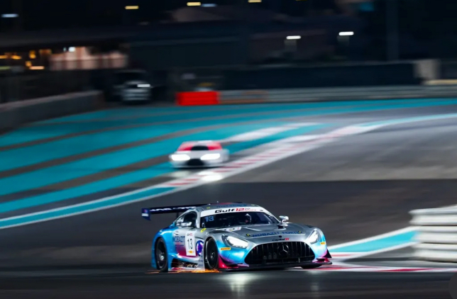 Российские гонщики неплохо начали уик-энд в Абу-Даби