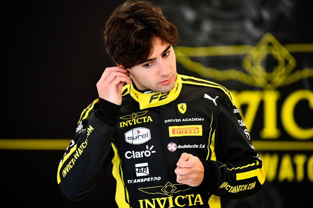 Ф2: Камара показал лучшее время во второй день тестов